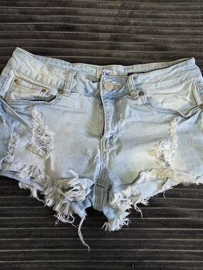 YMI - Light-Wash, High Rise Distressed Denim Shorts, Frayed Raw Hemline, Size 5